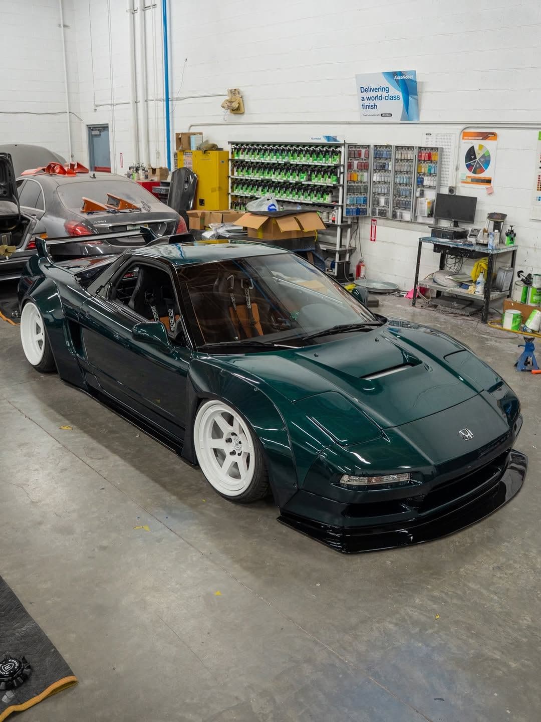 Liberty Walk NSX: Full Green Widebody